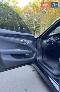 Лифтбек Audi e-tron GT 2021 в 