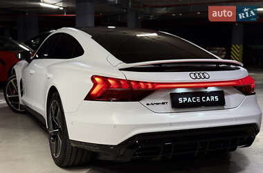 Лифтбек Audi e-tron GT 2022 в 