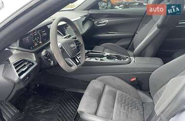 Лифтбек Audi e-tron GT 2022 в 