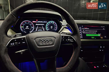 Лифтбек Audi e-tron GT 2023 в 