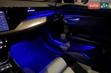 Ліфтбек Audi e-tron GT 2021 в 