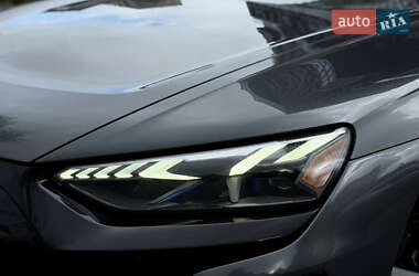Лифтбек Audi e-tron GT 2022 в 