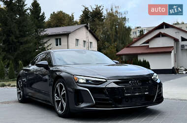 Лифтбек Audi e-tron GT 2022 в 