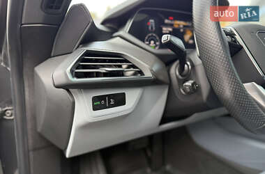 Лифтбек Audi e-tron GT 2022 в 