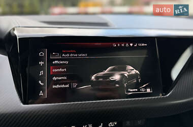 Лифтбек Audi e-tron GT 2022 в 