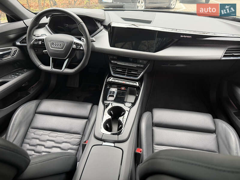 Лифтбек Audi e-tron GT 2023 в Киеве фото 6 Лифтбек Audi e-tron GT 2023 в Киеве