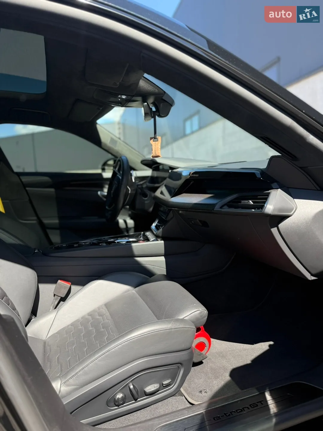 2022 Audi e-tron GT - мініатюра 10