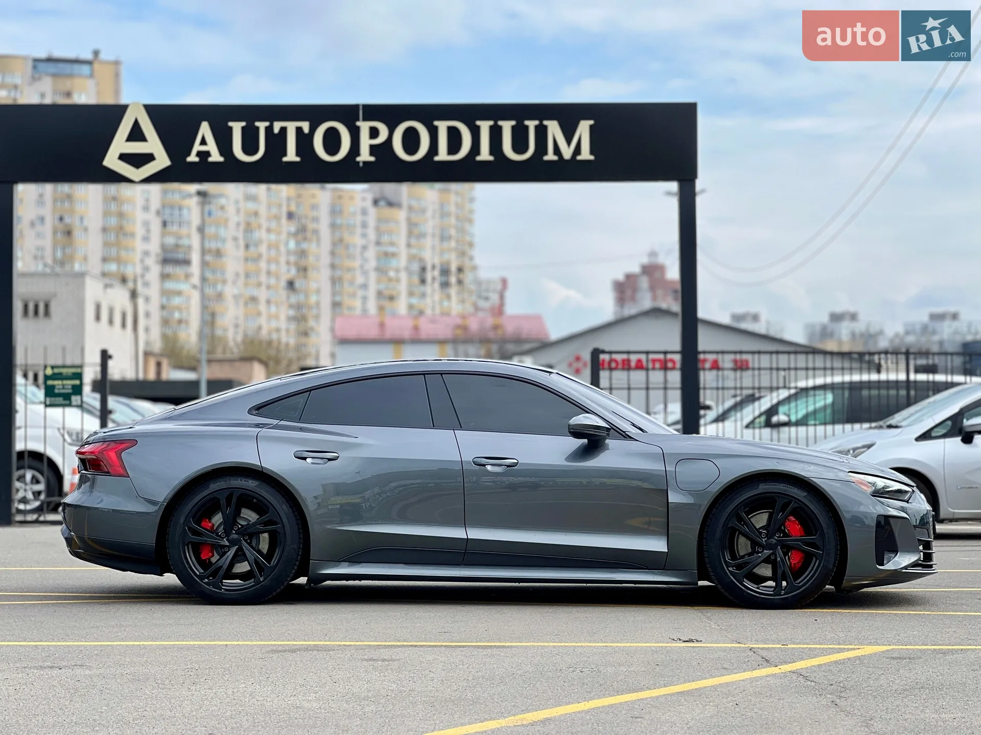 2022 Audi e-tron GT - мініатюра 11