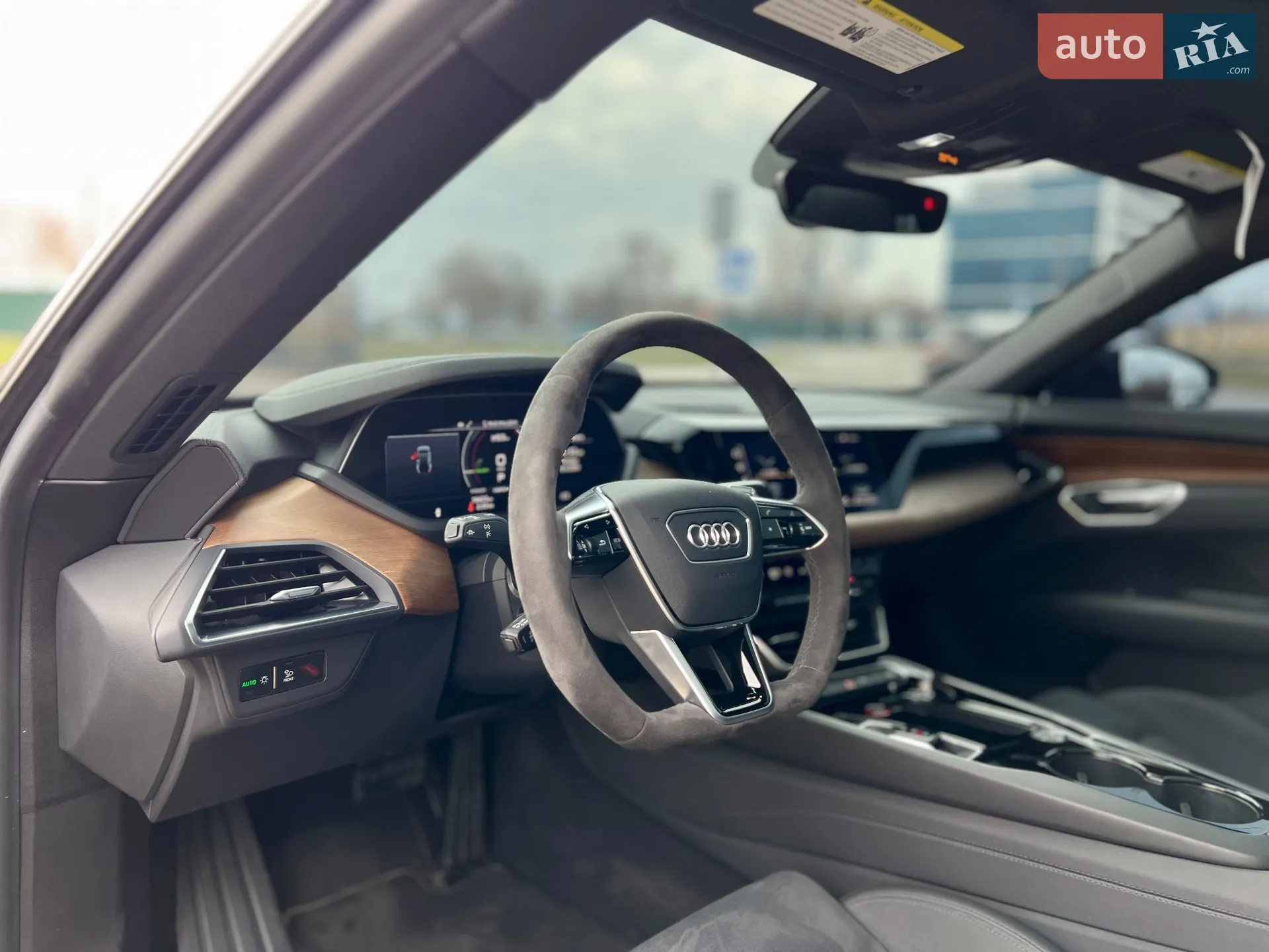 2022 Audi e-tron GT - мініатюра 20