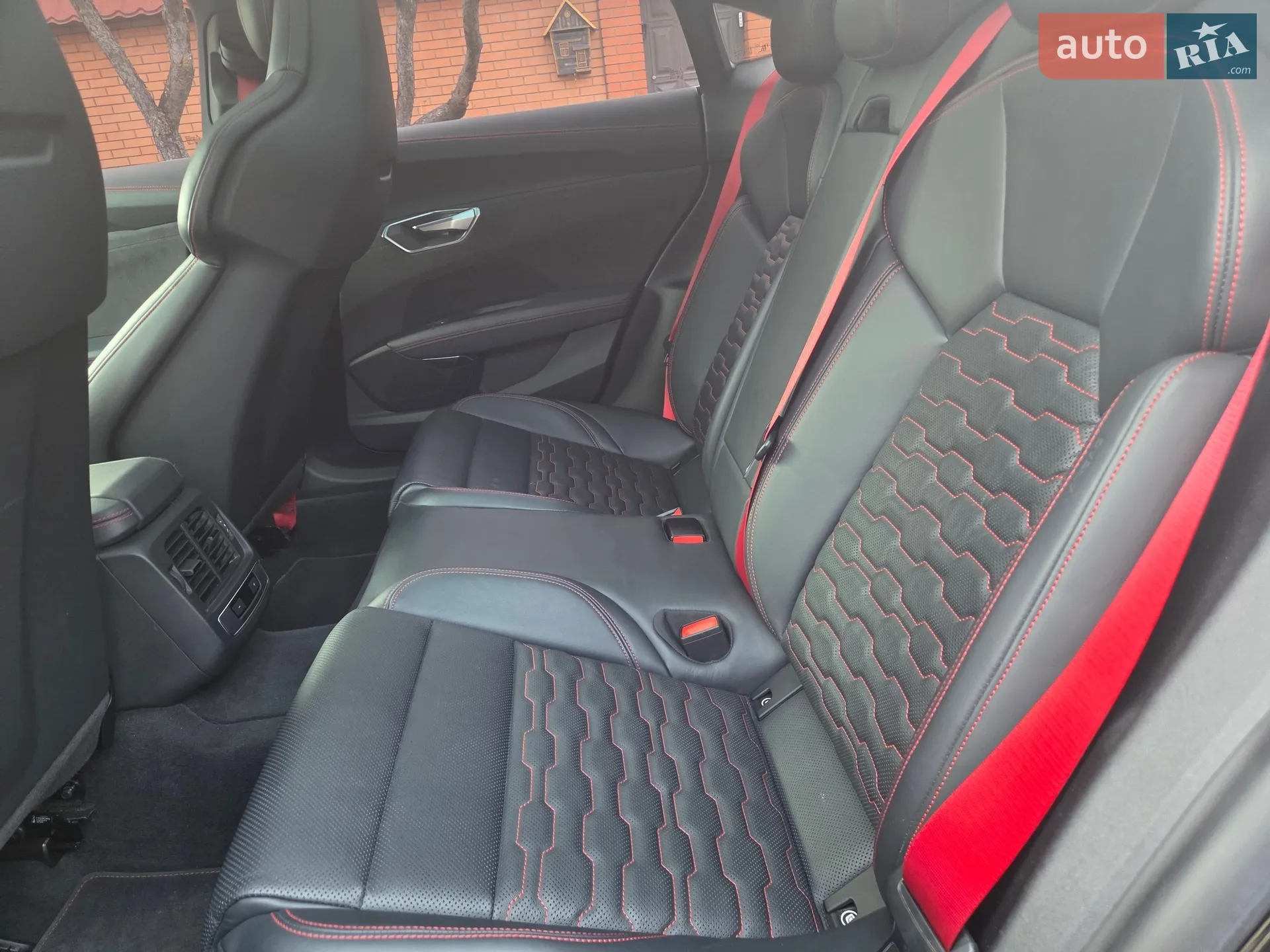2021 Audi e-tron GT - мініатюра 10