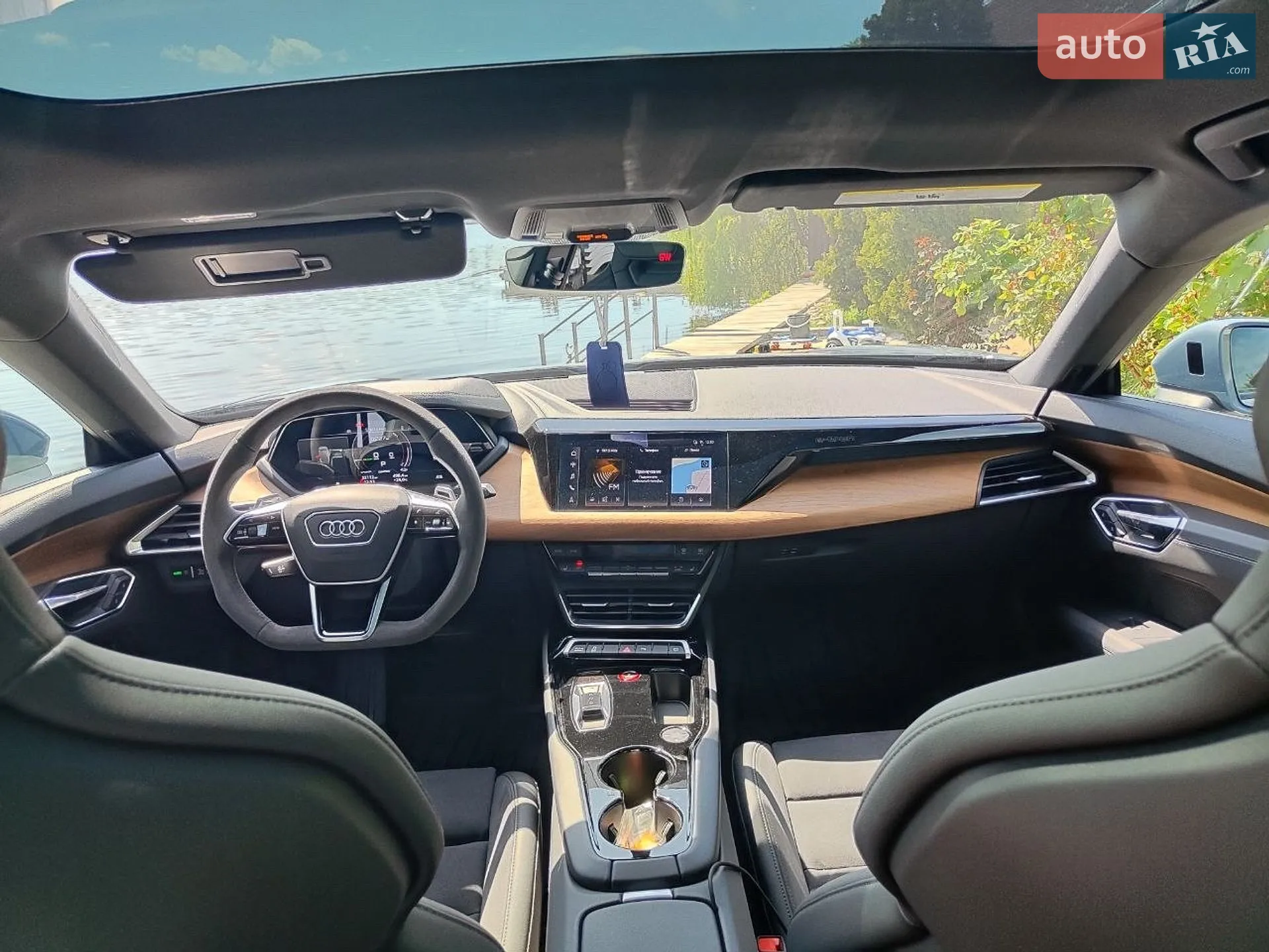 2022 Audi e-tron GT - мініатюра 26