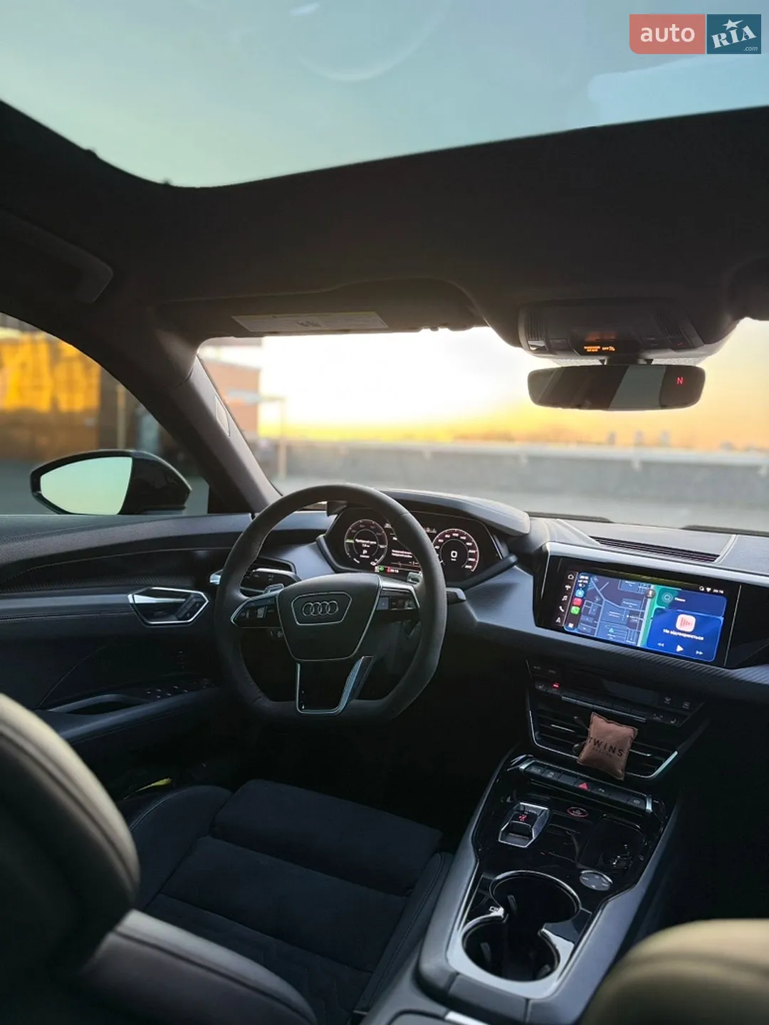 2021 Audi e-tron GT - мініатюра 23