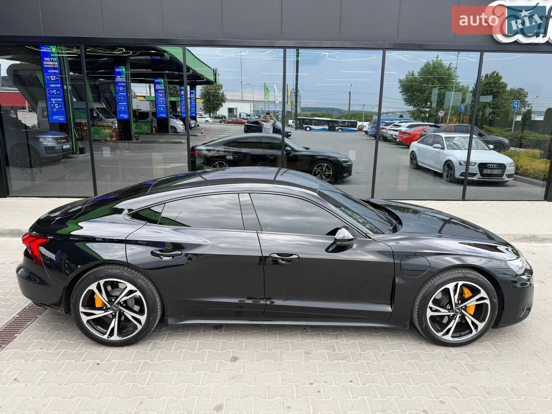2022 Audi e-tron GT - мініатюра 18