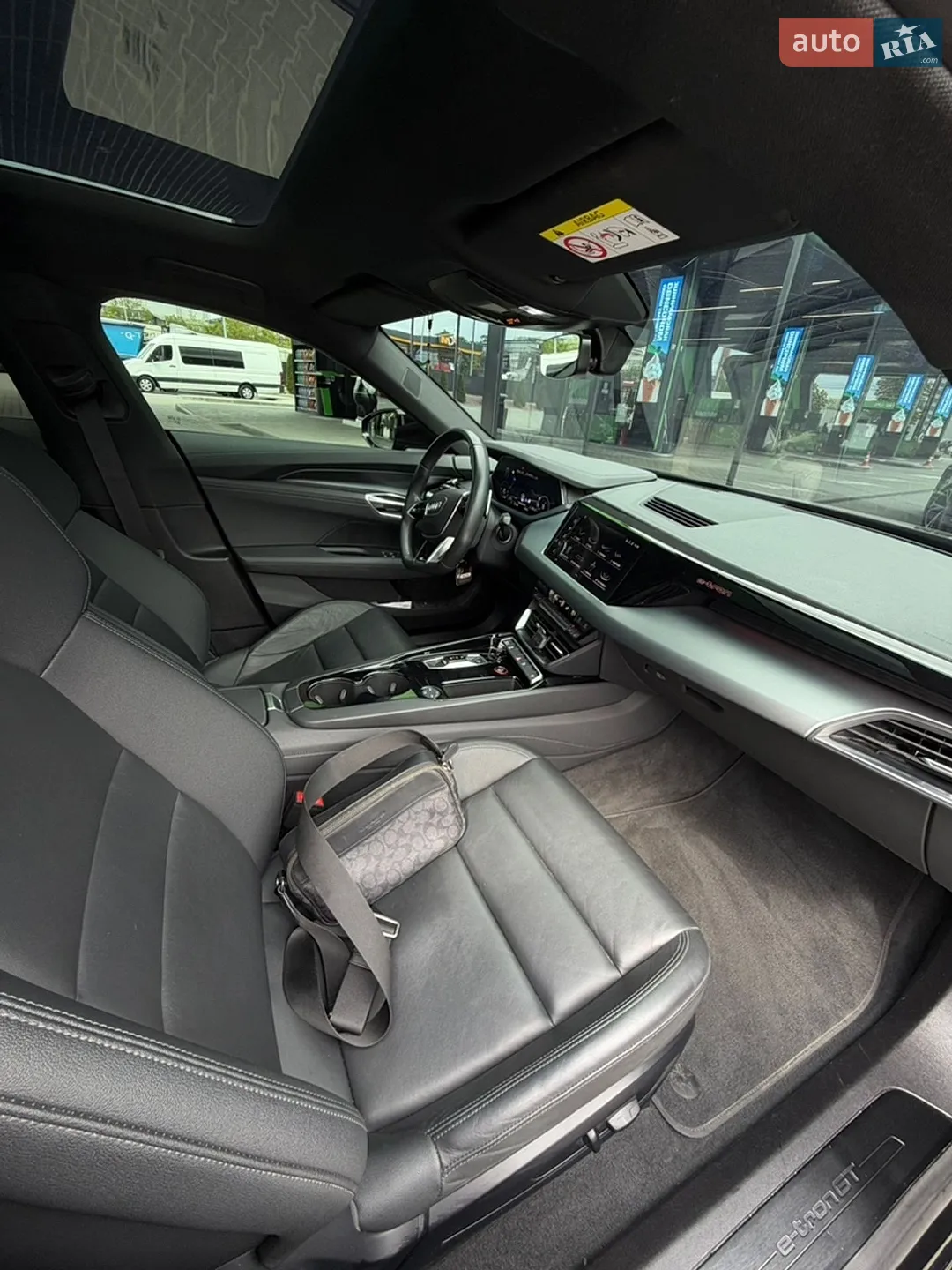 2022 Audi e-tron GT - мініатюра 39