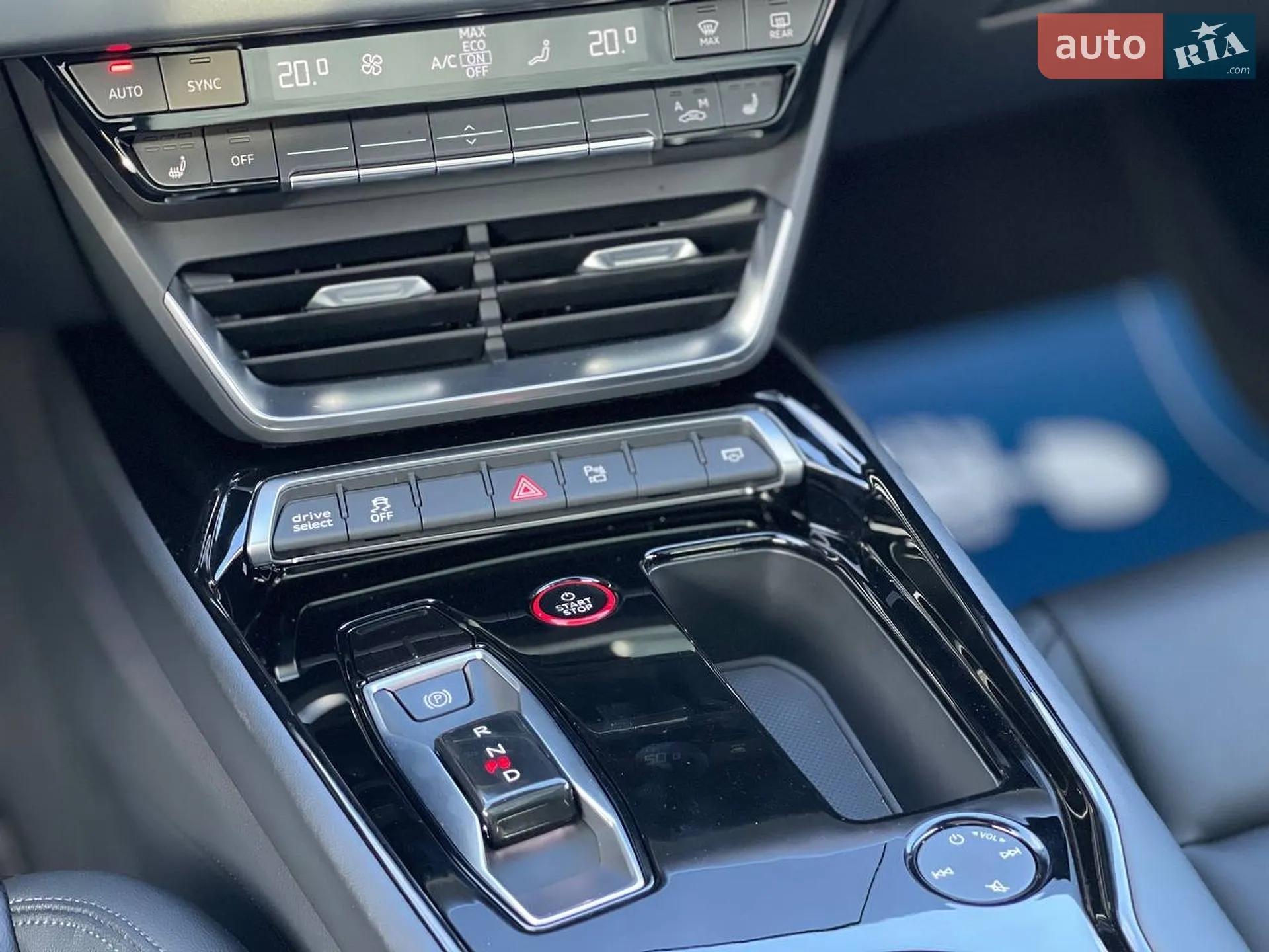 2022 Audi e-tron GT - мініатюра 25