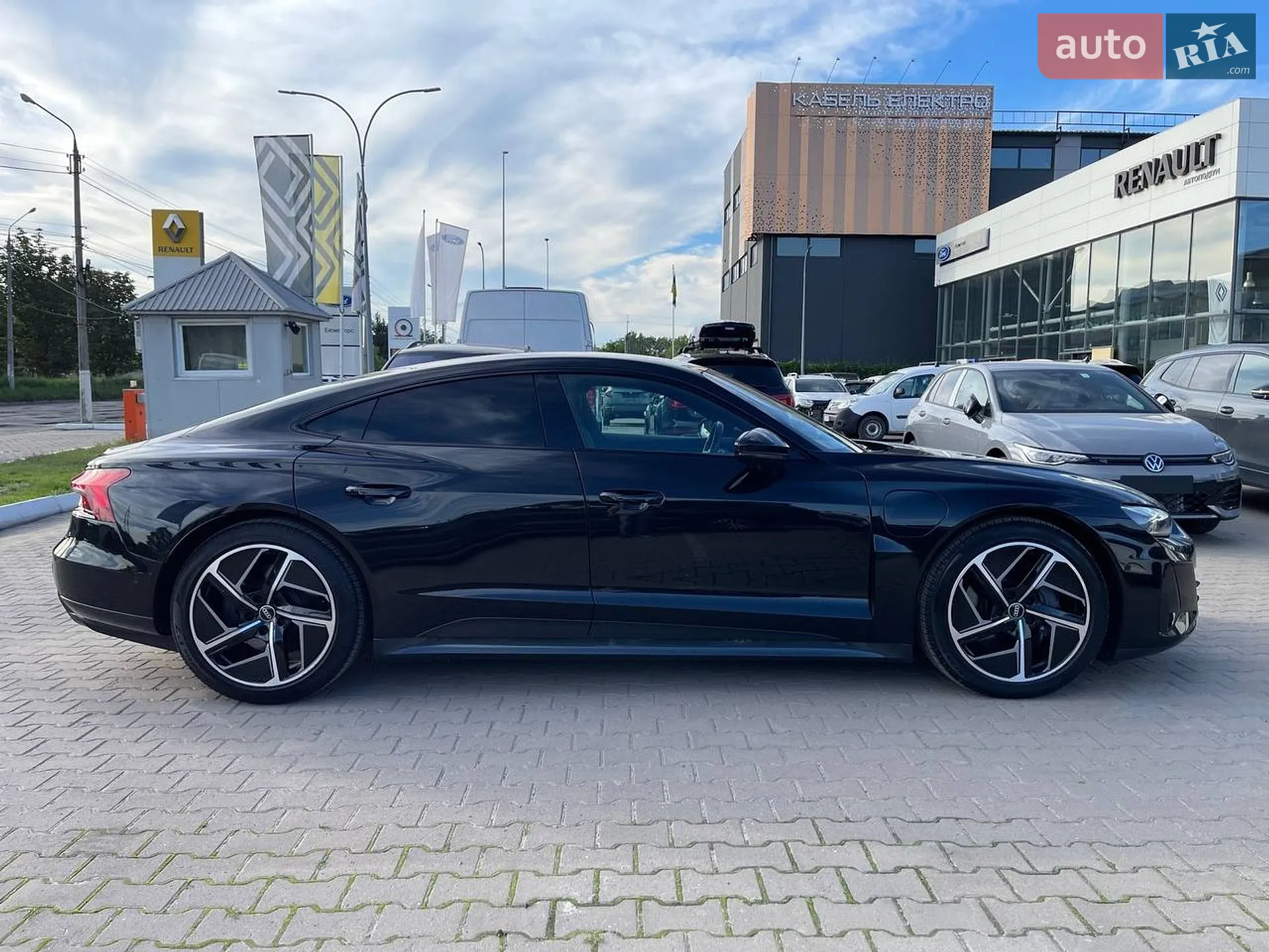 2022 Audi e-tron GT - мініатюра 12
