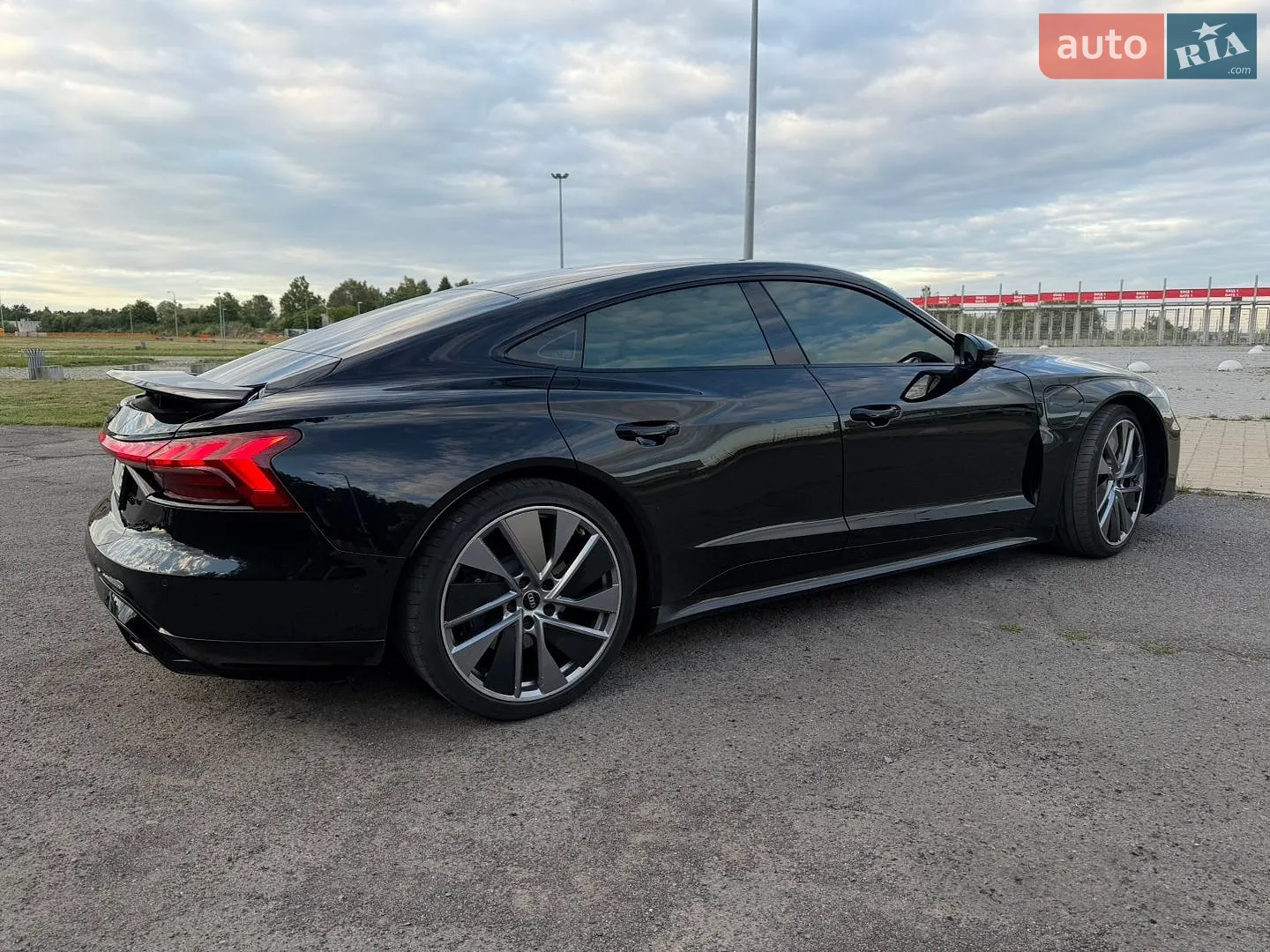 2021 Audi e-tron GT - мініатюра 5