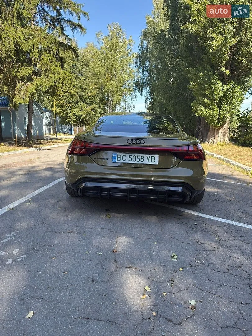 2022 Audi e-tron GT - мініатюра 11