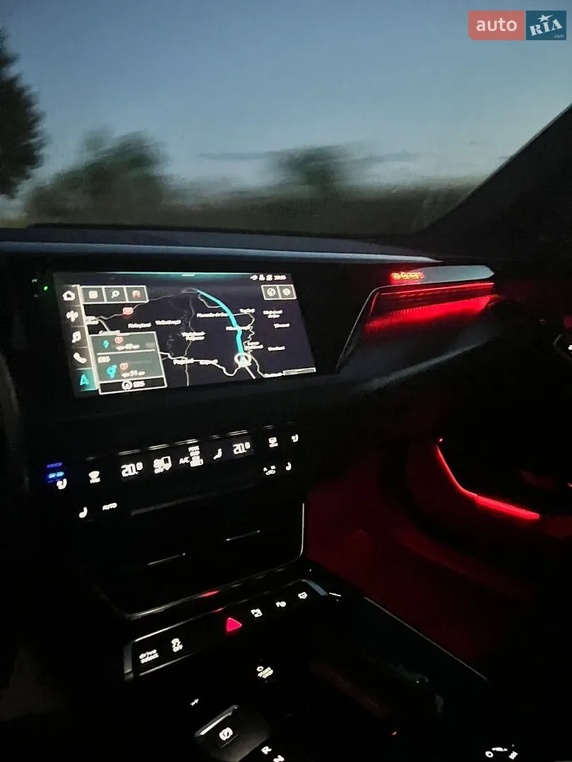 2021 Audi e-tron GT - мініатюра 8