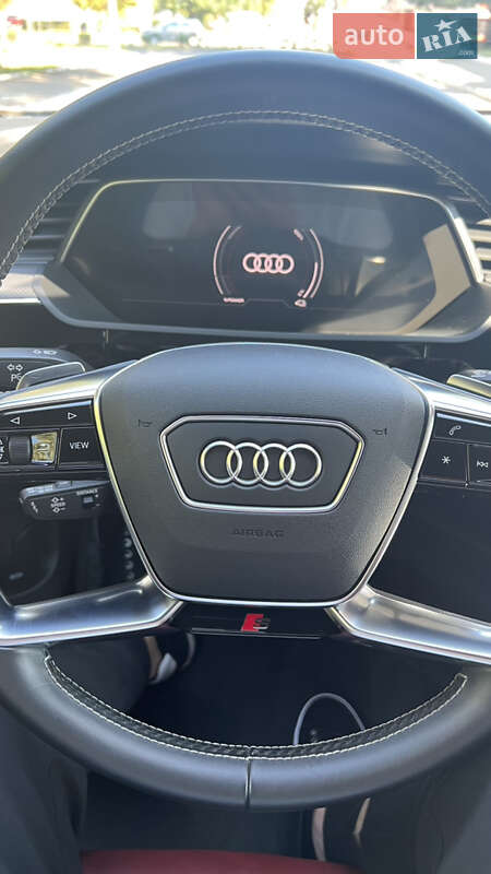 Позашляховик / Кросовер Audi e-tron S Sportback 2021 в Києві