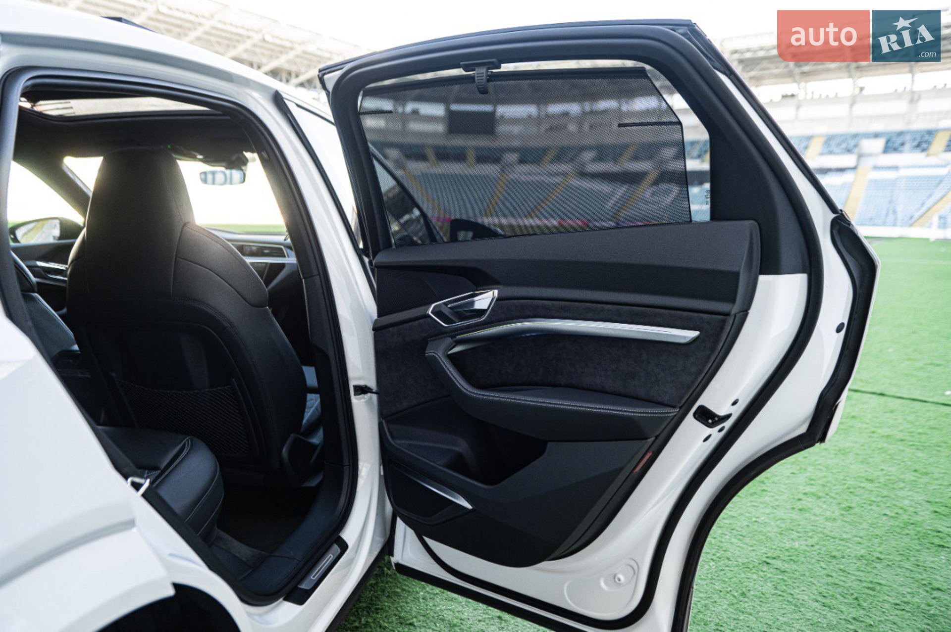 2021 Audi e-tron S Sportback - мініатюра 20