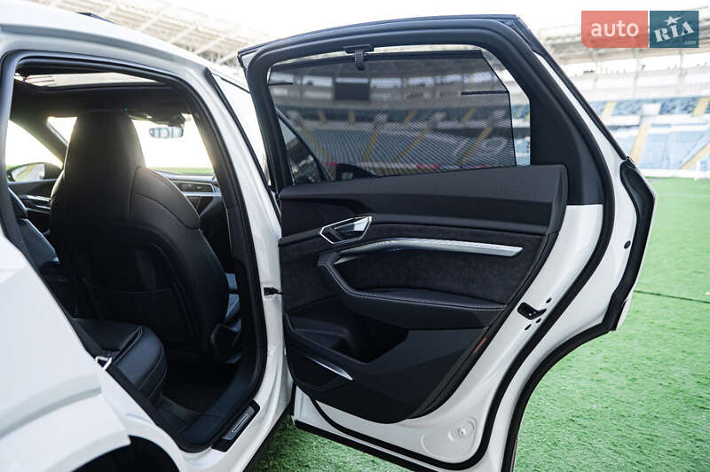 Позашляховик / Кросовер Audi e-tron S Sportback 2021 в Одесі