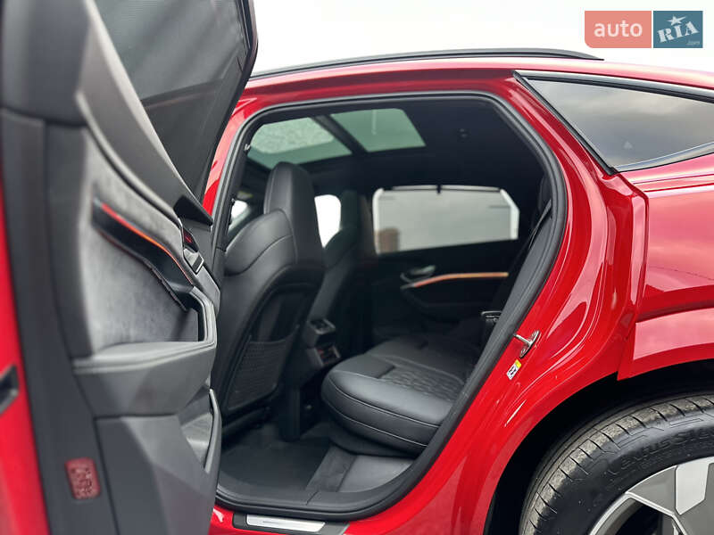 Позашляховик / Кросовер Audi e-tron S Sportback 2022 в Луцьку