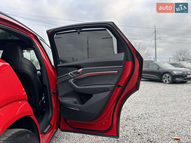 Позашляховик / Кросовер Audi e-tron S Sportback 2022 в Луцьку
