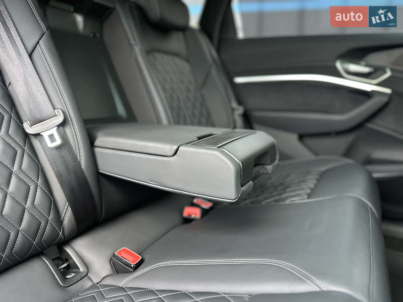 Позашляховик / Кросовер Audi e-tron S Sportback 2022 в Луцьку