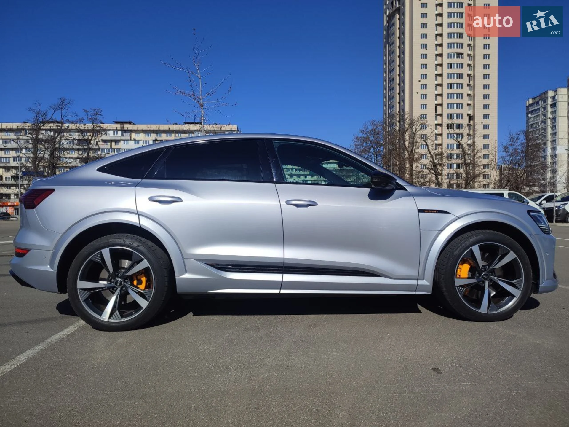 2022 Audi e-tron S Sportback - мініатюра 9