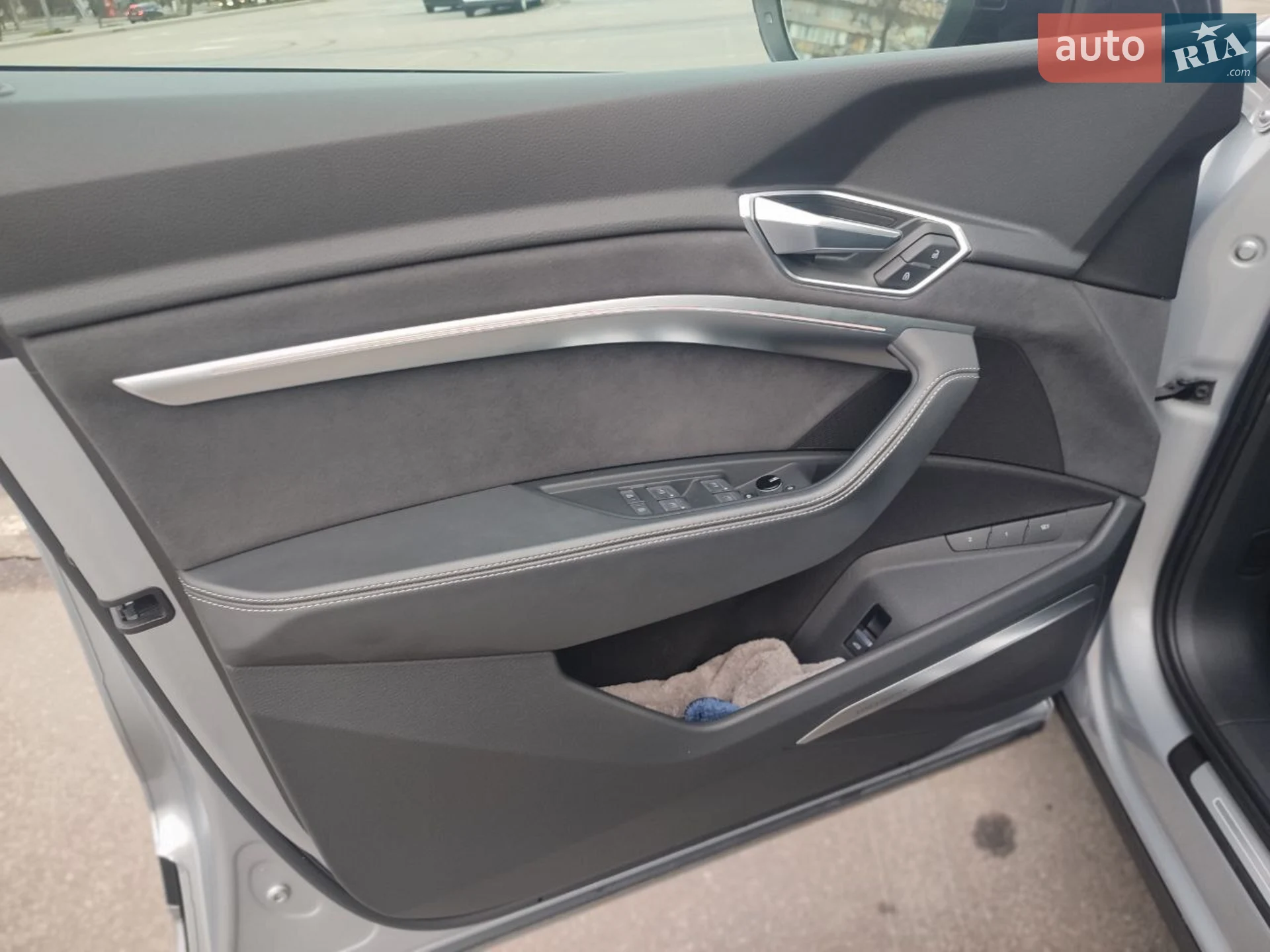 2022 Audi e-tron S Sportback - мініатюра 24