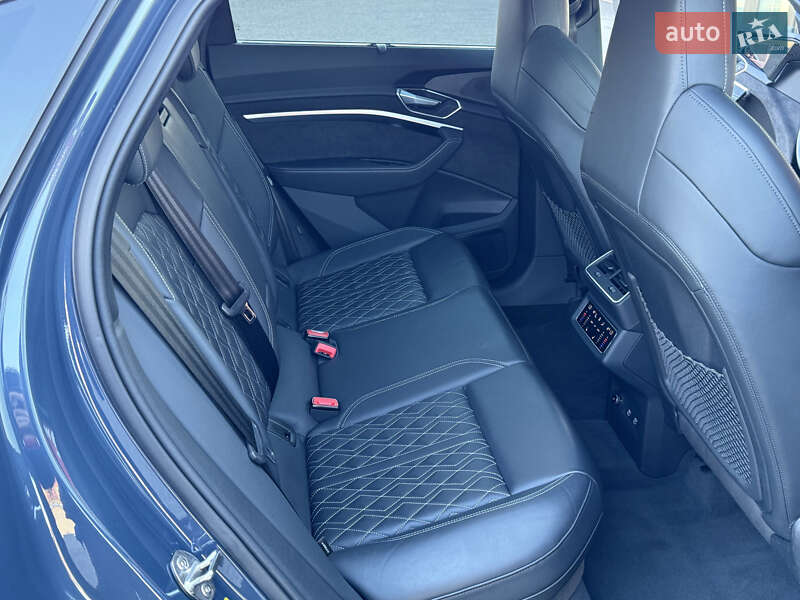 Позашляховик / Кросовер Audi e-tron S Sportback 2021 в Києві