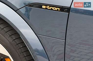 Позашляховик / Кросовер Audi e-tron S Sportback 2021 в 