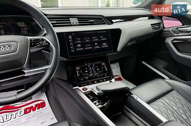 Позашляховик / Кросовер Audi e-tron S Sportback 2021 в 