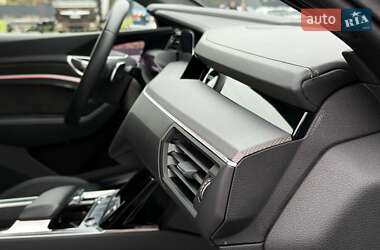 Позашляховик / Кросовер Audi e-tron S Sportback 2021 в 