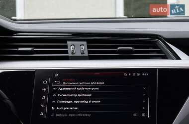 Позашляховик / Кросовер Audi e-tron S Sportback 2021 в 