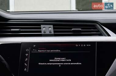 Позашляховик / Кросовер Audi e-tron S Sportback 2021 в 