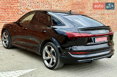 Позашляховик / Кросовер Audi e-tron S Sportback 2022 в 
