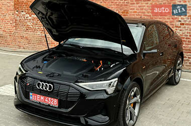 Позашляховик / Кросовер Audi e-tron S Sportback 2022 в 