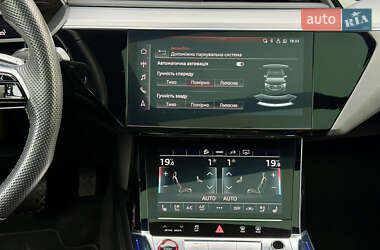 Позашляховик / Кросовер Audi e-tron S Sportback 2022 в 