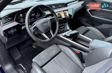Позашляховик / Кросовер Audi e-tron S Sportback 2021 в 