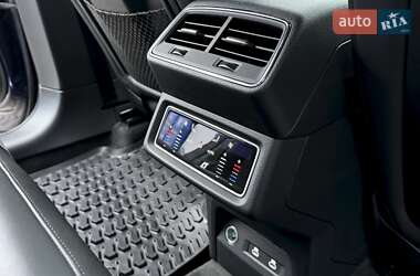 Позашляховик / Кросовер Audi e-tron S Sportback 2021 в 