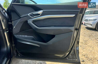 Позашляховик / Кросовер Audi e-tron S Sportback 2022 в 