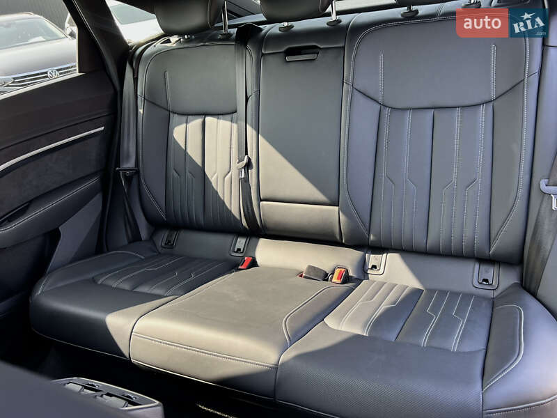 Позашляховик / Кросовер Audi e-tron S Sportback 2021 в Луцьку