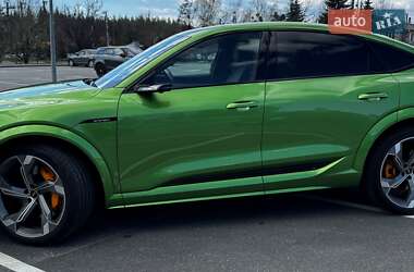 Позашляховик / Кросовер Audi e-tron S Sportback 2022 в 