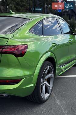 Позашляховик / Кросовер Audi e-tron S Sportback 2022 в 