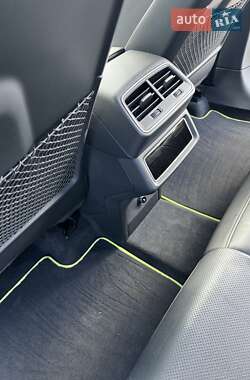 Позашляховик / Кросовер Audi e-tron S Sportback 2022 в 