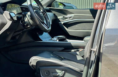 Внедорожник / Кроссовер Audi e-tron S Sportback 2022 в 