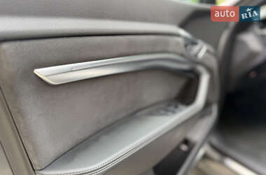 Внедорожник / Кроссовер Audi e-tron S Sportback 2022 в 