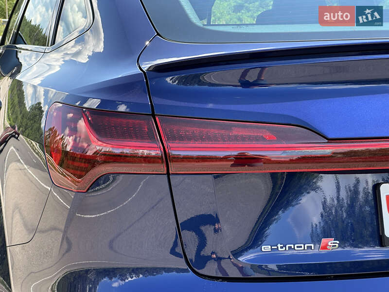 Позашляховик / Кросовер Audi e-tron S Sportback 2020 в Ковелі